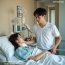 Đưa bạn nhập viện gấp vì tai nạn, anh thanh niên ngỡ ngàng khi nhóm máu trùng hoàn toàn. Rồi phát hiện thêm bức ảnh giống hệt bố mình, sự thật phía sau khiến anh chết lặng