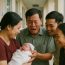Cả họ vỡ òa đón cháu đích tôn sau 10 năm hiếm muộn, nhưng ông nội vừa nhìn mặt đứa bé liền hoảng sợ