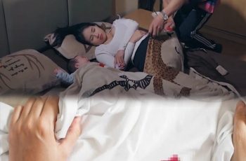 Tôi đã từng ly hôn và có hai con chung với chồng cũ. Sau khi chia tay, mỗi người nuôi một đứa: anh ấy nuôi con trai 6 tuổi, còn tôi chăm sóc con gái 9 tuổi. Không lâu sau, tôi tái hôn với người chồng hiện tại – một người đàn ông tôi quen qua bạn bè. Anh không có gì nổi bật, nhưng hiền lành, chăm chỉ làm ăn. Trải qua một lần đổ vỡ, tôi không còn quá kén chọn, chỉ cần anh chấp nhận và thương yêu con gái tôi là đủ.