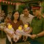Cả xóm tổ chức ăn mừng vì cặp vợ chồng hiếm muộn sinh 3 sau 20 năm, nhưng khi làm giấy khai sinh, chính quyền bất ngờ không dám ký tên đứa trẻ thứ ba, hóa ra lý do chính là…