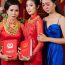 Đám cưới tôi mẹ chỉ cho vỏn vẹn 1 chỉ vàng, tới khi em gái lấy chồng, tôi rơi nước mắt khi thấy mẹ trao em cho một mảnh đất trị giá 3 tỷ đồng và ba cây vàng trị giá 300 triệu, mãi tới khi mẹ ốm, mở chiếc hộp gỗ trong tủ của mẹ ra tôi mới chết sững phát hiện tờ giấy “xin con”…
