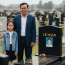 Về thăm mộ vợ cũ, tỷ phú bàng hoàng khi thấy đứa trẻ bé gái giống hệt mình, bí mật nghẹn ngào về cô bé …