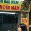 Chỉ bún với đậu thì tôi bán làm gì? Chả bõ công thuê người rửa bát! Muốn ăn thì gọi suất đầy đủ, không thì ra ngoài kia mua bánh mì!