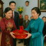 Bố mẹ vợ tuyên bố thẳng mặt ‘Con gái tôi không lấy chồng Nghệ An’ cho đến hôm ăn hỏi, nhà tôi chỉ lặng lẽ mang đến 2 cái tráp rồi đi thẳng vào nhà