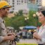 Anh công nhân nghèo nhặt được túi xách của con gái tỷ phú – không ngờ lại gặp được cơ duyên đời mình…