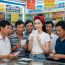 Tôi đòi ly hôn vì không thể chịu nổi nữa, chồng mỉm cười gật đầu, với điều kiện: Tôi tay trắng ra đi. Anh cười khẩy nhưng tôi đồng ý ngay, Ký xong đơn ly hôn, anh ta đưa cho tôi 500 nghìn tiền đi xe, tôi liền ra tiệm vé số…..