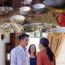 Nấu nướng xong còn bận cho 2 con nhỏ ăn, lúc quay vào cả nhà chồng ăn hết sạch mâm cơm chừa lại đúng bộ xương cá cho con dâu
