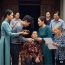 “Thưa mẹ chồng yêu quý, con xin trả lại đứa con trai cưng cho mẹ đây, mẹ hầu anh ấy đến già luôn mẹ nhé!” Tôi đem trả hết vàng cưới và mang chồng đến đưa mẹ chồng trong sự ngỡ ngàng, sau đó tờ giấy tôi đưa ra khiến cả nhà chồng chạy khắp làng cầu xin rối rít chỉ vì..