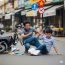 Nam hoảng loạn, g/ào lên:  “Bố ơi! Bố ơi đừng b/ỏ con! Con còn phải thi…”