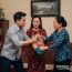 Mẹ vợ lên chăm con ở cữ, lúc bà về thấy vợ dúi cho bọc đồ to tướng, tôi giật lại xem thì tung ra giữa nhà, thứ bên trong khiến tôi xấu hổ ê chề