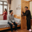 Các con biết mẹ đi đâu không? Đến giờ bố đi làm rồi mà chưa chuẩn bị cơm nước gì, cả ngày có mỗi việc nội trợ mà cũng không xong