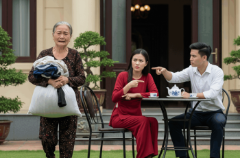 Mẹ chồng già bị con dâu bắt kê khai từng đồng tiền lẻ tiêu trong ngày trong nhà rồi ghi sổ, chỉ vì ghi sai 10 nghìn mà bà bị đuổi khỏi nhà