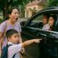 Chồng mất để tang đã 5 năm, ngày đưa con đi chơi, vợ run rẩy thấy chồng trong xe hơi sang trọng, đi cùng anh ấy còn có…