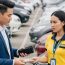 Sau ly hôn, thấy vợ cũ đang trông xe, chồng mở ví cho 1 triệu. Ba năm sau, chồng há mồm kinh ngạc vì…