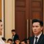 Vừa xách vali sang ở với bồ 2 ngày thì vợ gửi thiệp cưới – nghĩ vợ đùa, tôi dắt cả bồ sang, ai ngờ…