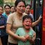 Con trai nhất quyết không cho mẹ về quê kêu là “mẹ ơi tối qua nằm mơ bà nói với con ko được cho mẹ về quê”…người mẹ nhất quyết không nghe sau đó sự cố khủng khiếp xảy ra …