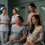 Mẹ chồng và con dâu cùng có th;ai 1 trong lúc chồng và bố chồng đi vắng… ngày họ hạ sinh, hàng xóm đưa đi viện thì mới tá hỏa phát hiện ra
