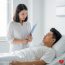 Tại bệnh viện, chồng cũ bất ngờ trao cho tôi một tập hồ sơ cũ nát. Những gì tôi tìm thấy bên trong đã khiến tim đau thắt lại, hé lộ một sự thật không ngờ.