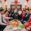 Thông gia tuyên bố không bao giờ cho con trai đi ở rể, hôm đến chơi nhà xin phép cưới tôi bố mẹ chỉ mang ra đúng con gà với đĩa xôi
