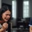Choáng váng khi thấy vợ đang quỳ gối trước mặt chị osin, lại còn đưa 30 triệu để “bưng bít” bí mật gây choáng
