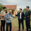 Bố 75 tuổi đưa giấy nợ 900 triệu cho 3 con trai nhờ trả giúp nhưng ai cũng từ chối, thương bố nên con gái nhận gánh vác nhưng 1 năm sau sự thật