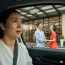 Chồng thường xuyên đi qua đêm không về, tôi lén theo dõi lái ô tô theo hơn 100km rồi cuối cùng phải đau đớn thấy anh ôm một cô bé trẻ hơn mình 15 tuổi, tôi không thèm đánh ghen mà ngạo nghễ phi xe về thẳng nhà, và rồi đúng 2 tháng sau tôi bật cười ha hả khi nghe tin về cô ta…