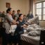 Giúp việc nhà tôi năm nay đã gần 70 tuổi, cả lương hưu 14 triệu/ tháng nhưng đêm nào cũng trốn nhà tôi ra ngoài làm thêm
