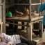 “Già rồi chỉ tổ đái khai, chật nhà” – Bà cụ bị con đẩy ra ở gần chuồng gà ngủ tạm. Đêm mưa cuối cùng, bà bỗng biến mất… Hai tháng sau, cả dòng họ sững sờ khi nhận được tờ giấy …