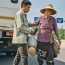 Thương bà cụ đi nắng, tài xế cho bà đi nhờ, ai ngờ 10 phút sau, điều kinh khủng xảy ra với tài xế…
