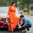 Bố đơn thân bỏ phỏng vấn quan trọng để giúp người lạ. Không ngờ cô ấy là nữ tỷ phú!