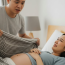 Vợ mang thai 6 tháng không chịu bước xuống giường, chồng nghi ngờ vén chăn lên và cảnh tượng khiến anh run rẩy…