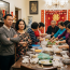 Ngày cưới anh trai tôi, họ hàng bên nội đến ăn cỗ xong còn gói mang về, đến lúc khách đến không còn đồ để bày ra tôi mới tá hỏa