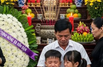 Mẹ mất 7 ngày bố dượng đã đuổi tôi khỏi nhà, 10 năm sau quay lại, tôi bật khóc khi mở cửa ra..