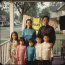 Năm 1995, tại bang Texas (Mỹ), một gia đình người Việt gồm bảy thành viên bất ngờ biến mất khỏi ngôi nhà của họ, để lại duy nhất một mảnh giấy vỏn vẹn dòng chữ: “Đi thăm người thân vài ngày.” Thế nhưng, họ đã không bao giờ quay trở lại. Mười năm sau, cộng đồng địa phương tình cờ phát hiện ra một bí mật rợn người ẩn giấu phía sau vụ mất tích bí ẩn ấy…
