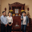 Trong ngày giỗ đầu của mẹ, bố tôi nói muốn tái hôn, tôi tức giận bỏ đi 4 năm trời