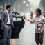 Trên đường đến sân bay công tác, giám đốc đưa chìa khóa căn biệt thự của mình cho một người ăn xin ướt sũng cùng với một đứa trẻ nhỏ… 1 tháng sau, ông trở lại thì vào căn biệt thự thì ngã ngửa…..