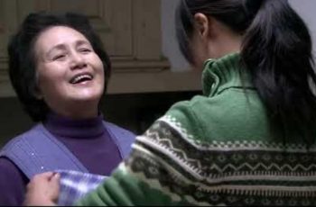 Con trai vừa đi công tác, bà hàng xóm đã báo “Con dâu chị vừa vào nhà nghỉ”. Tôi lao đến bắt quả tang nhưng vừa mở cửa phòng thì rụng rời thấy gã đàn ông ở cùng con dâu