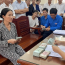 Thấy mẹ chồng suốt ngày chỉ biết mua vàng tích lũy, ăn uống dè xẻn tiết kiệm không cho con cháu lấy 1 đồng, chị dâu quyết định giữ luôn thẻ lương 14 triệu/tháng