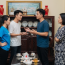 Tôi muốn xin chồng 2 triệu để đóng hội khóa họp lớp 15 năm ra trường, em chồng vừa đến cửa nghe được đã nói “chị không kiếm ra tiền thì nên an phận, anh tôi nuôi mấy miệng ăn giờ còn lo cả việc hội khóa của chị à