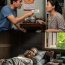 Lấy chồng xa 10 năm chưa được về thăm nhà, bố ốm nặng vợ bảo về thăm thì chồng quát: “Biếu ông 500 ngàn là được rồi về làm gì tốn tiền”