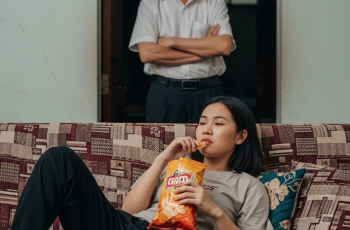 Em gái vợ đến ở cùng được 3 ngày đã khiến tôi hối hận, đến tháng thứ 2 thì tôi chỉ thẳng cổ rồi đu:ổi ra khỏi nhà