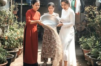 Đám cưới vừa xong, khách khứa chưa về hết ma em chồng đã hất cả nồi nước bồ kết đang sôi nghi ngút vào chân