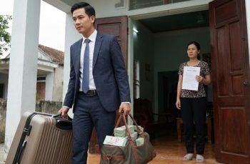 Chồng để lại lá đơn ly hôn cho vợ rồi hí hửng kéo vali mang theo 4 tỷ tiền mặt sang nhà bồ ở… Chồng để lại lá đơn ly hôn cho vợ rồi hí hửng kéo vali mang theo 4 tỷ tiền mặt sang nhà bồ ở…