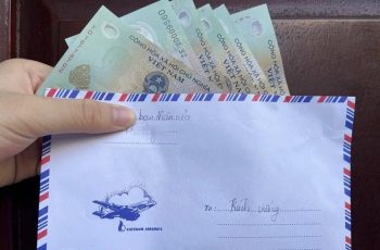 Bận con nhỏ nên không thể đi viếng đám tang của chồng bạn thân, tôi nhờ Lan viết phong bì hộ 3 triệu, ngày gặp lại bạn thân cũ cô ấy bỗng thái độ ra mặt với tôi Bận con nhỏ nên không thể đi viếng đám tang của chồng bạn thân, tôi nhờ Lan viết phong bì hộ 3 triệu, ngày gặp lại bạn thân cũ cô ấy bỗng thái độ ra mặt với tôi