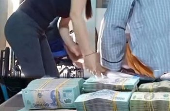 Tôi là vợ lẽ, vừa kết hôn 1 tháng thì anh nhà phát hiện bị UT gan giai đoạn cuối. Biết trước chẳng còn sống được lâu nên anh đã chia hết tài sản… Tôi là vợ lẽ, vừa kết hôn 1 tháng thì anh nhà phát hiện bị UT gan giai đoạn cuối. Biết trước chẳng còn sống được lâu nên anh đã chia hết tài sản…