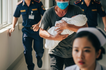 Con dâu vào viện sinh, bố chồng đòi ở lại chăm cháu. Đêm thứ hai y tá chứng kiến cảnh tượng liền báo công an…. Con dâu vào viện sinh, bố chồng đòi ở lại chăm cháu. Đêm thứ hai y tá chứng kiến cảnh tượng liền báo công an….