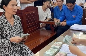 Thấy mẹ chồng suốt ngày chỉ biết mua vàng tích lũy, ăn uống d:è x:ẻn tiết kiệm không cho con cháu lấy 1 đồng, chị dâu quyết định giữ luôn thẻ lương 14 triệu/tháng Thấy mẹ chồng suốt ngày chỉ biết mua vàng tích lũy, ăn uống d:è x:ẻn tiết kiệm không cho con cháu lấy 1 đồng, chị dâu quyết định giữ luôn thẻ lương 14 triệu/tháng