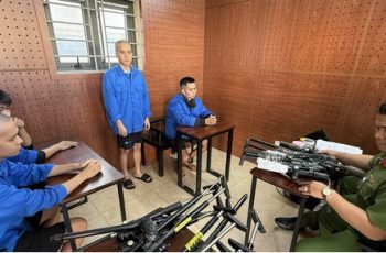 Ra lệnh bắt tạm giam, khám xét nơi ở của Nguyễn Đức Phúc, 27 tuổi Ra lệnh bắt tạm giam, khám xét nơi ở của Nguyễn Đức Phúc, 27 tuổi