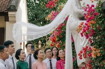 Mẹ chồng khinh con dâu mồ côi nhà nghèo rớt nên bắt trèo tường vào trong ngày cưới Mẹ chồng khinh con dâu mồ côi nhà nghèo rớt nên bắt trèo tường vào trong ngày cưới
